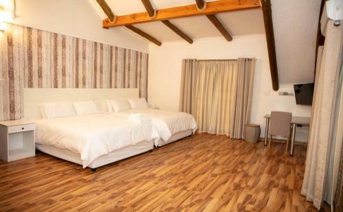 Hostal Riverbend Berg Lodge Rooms