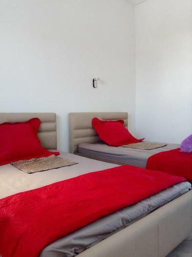 Villa 4 Chambres Avec Piscine Priv�e 38277