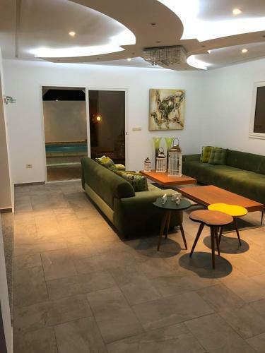 Villa 4 Chambres Avec Piscine Priv�e 38277