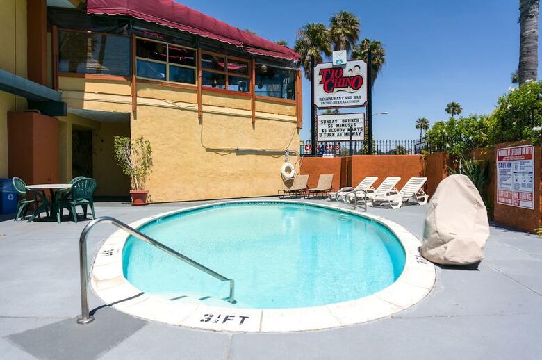 Hotel Howard Johnson Sea World