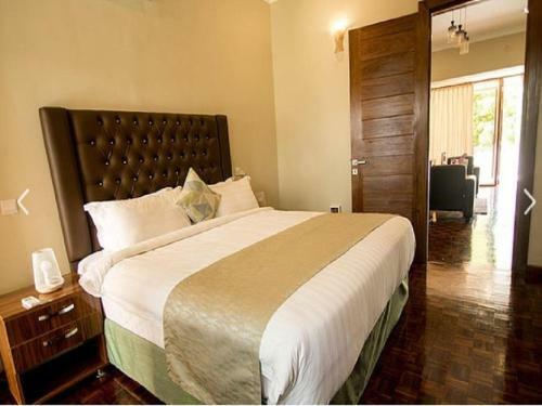 Hotel Eddies Residence