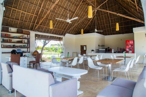 Villa Raffia Beach Aparthotel Jambiani