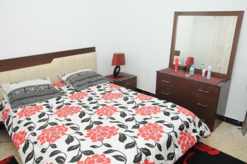 City Apartment In Rades With Free Wifi