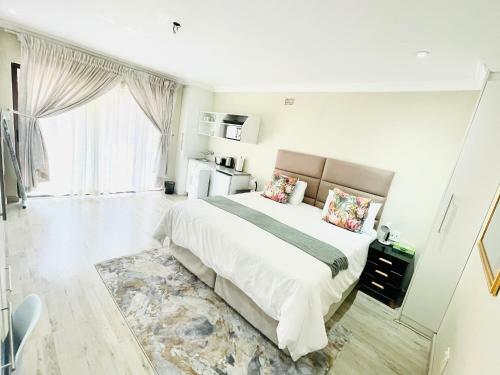 Hostal C&c Hotel Vibes Randpark Ridge Jhb 14 Units Available