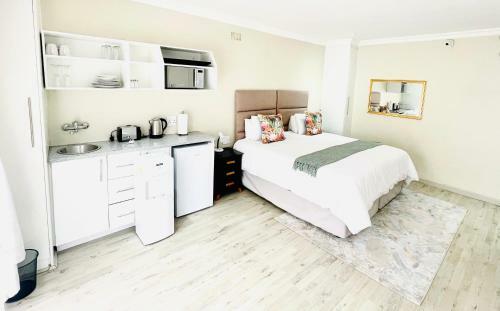 Hostal C&c Hotel Vibes Randpark Ridge Jhb 14 Units Available