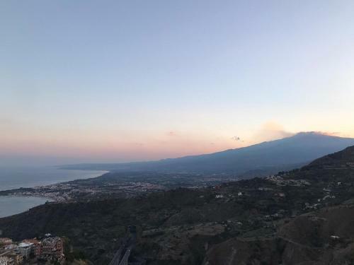 Rocca Del Saraceno Apartment - Etna View