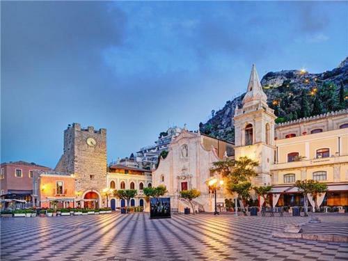Taormina Mare Apartment With Shared Pools