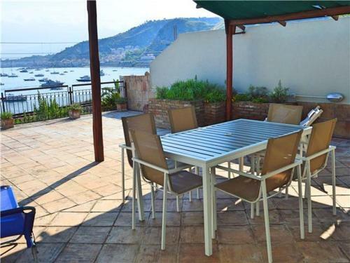 Taormina Mare Apartment With Shared Pools
