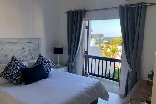 42 Thira - Beautiful Beach Apartment