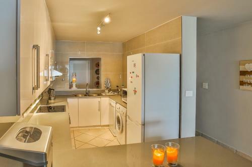 15 Skiathos-spacious Family Beachfront Apartment