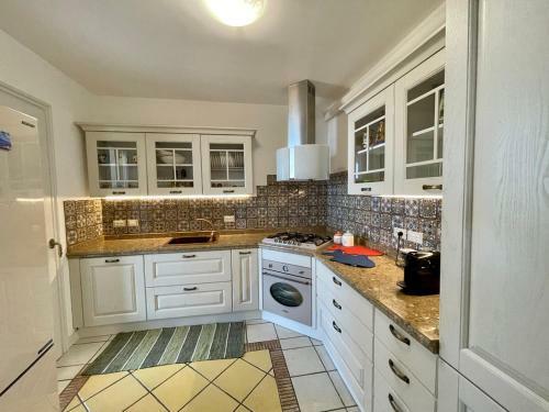 Luxury Apartment Taormina With Pool And Parking