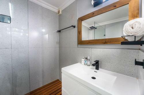 Luxury Beachfront Serviced Apartment