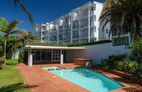Modern Beach Apartment With Sea Views