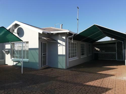 Hostal Willow Guest House