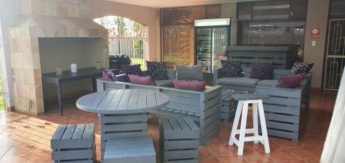 Bed & Breakfast Life Tours & Accommodation