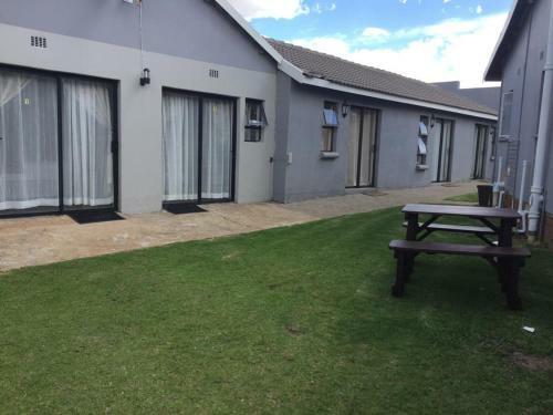 Hostal Carnival View Guest Lodge And Spa