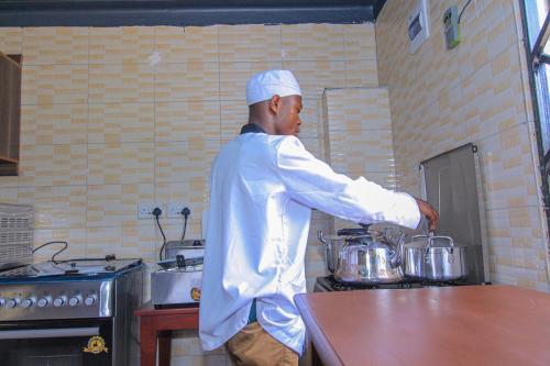Bed & Breakfast Mbale Emperor's Motel