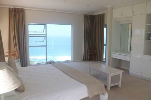 10 Sleeper, Indoor Pool, Wifi, Dstv Perfect Holiday Home
