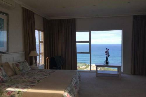 10 Sleeper, Indoor Pool, Wifi, Dstv Perfect Holiday Home