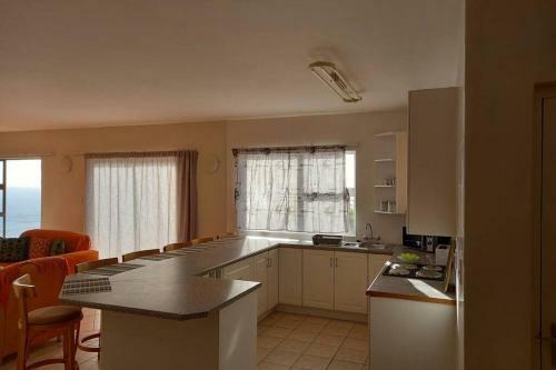 10 Sleeper, Indoor Pool, Wifi, Dstv Perfect Holiday Home