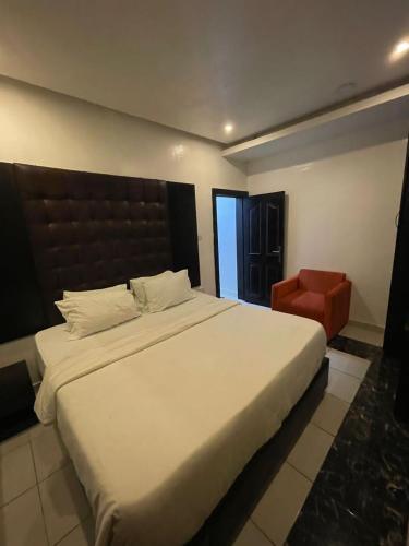 Amazing 2 Bedroom Apartment Lekki Phase 1