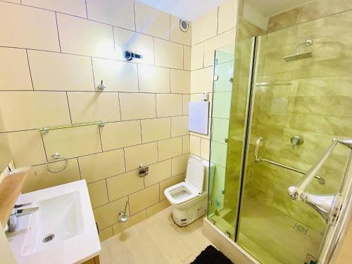 Lovely 2-bedroom Apartment With Ocean Views