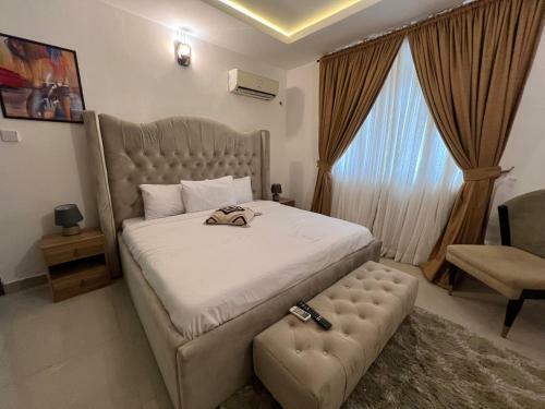 Dockland 3 Bedroom Waterfront Apartment