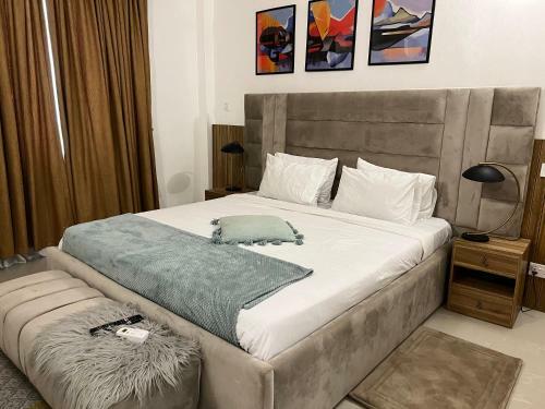 Dockland 3 Bedroom Waterfront Apartment