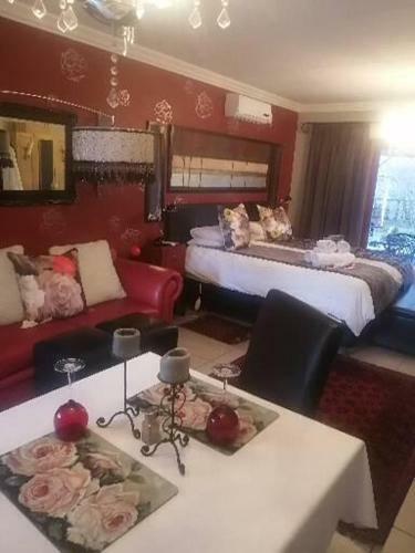 Hostal Petal Place Guest Cottages