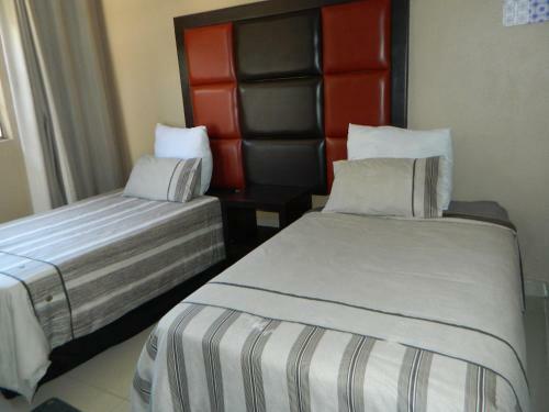 Hostal Sgobolo Guest House