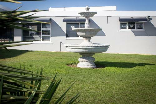 Hostal The Vintage Crane Guest House