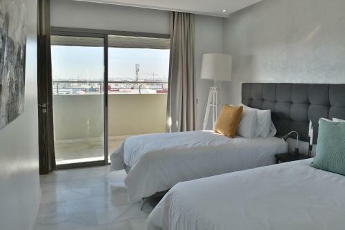Le Yacht Suites Hotel