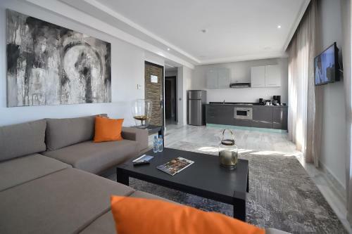 Le Yacht Suites Hotel