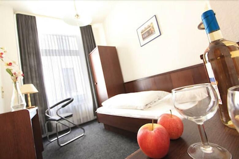 Centrum Hotel Commerz Am Bahnhof Altona