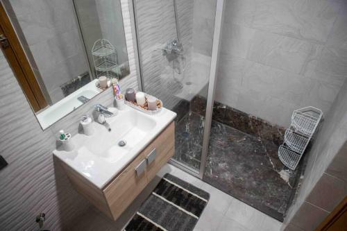 Apartamento Between Land&sea Luxurious Apt With Swimming Pool