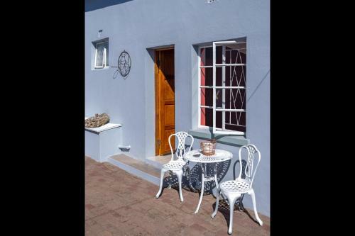 Hostal La La Dathel Guesthouse