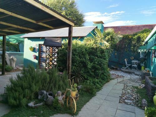 Hostal Garden Cottage Guest House