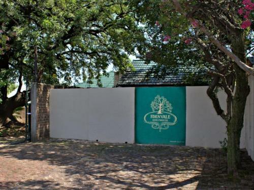 Hostal Edenvale Guest House