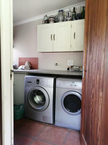 Charming Dullstroom Cottage - Brian's Place