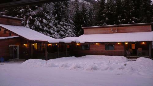Shames Country Lodge