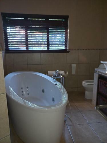 Hostal Mbz Coastal Guest House