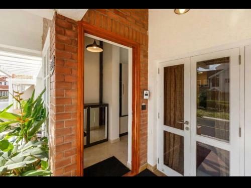 Premium Villa Stay At Golf Course Community