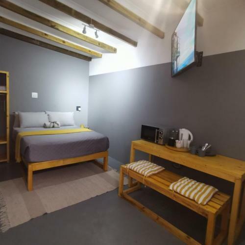 Hostal The Beach Hide