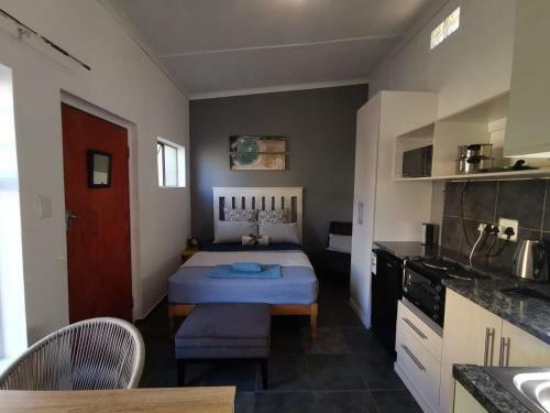Hostal The Beach Hide
