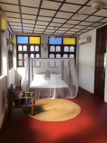 Hostal Stone Town Sea View