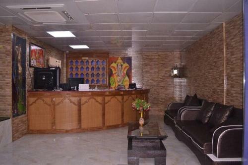 Pop 83705 Hotel Kajal International