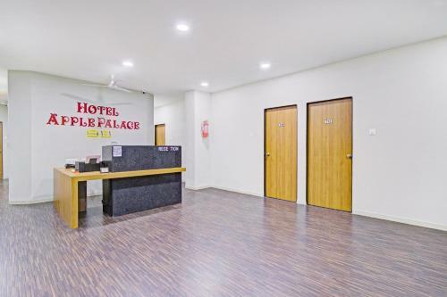 Hotel Oyo 80126 Collection O Apple Palace