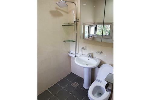 Hostal Gilson Guesthouse