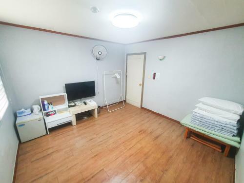 Dubaquee Motel