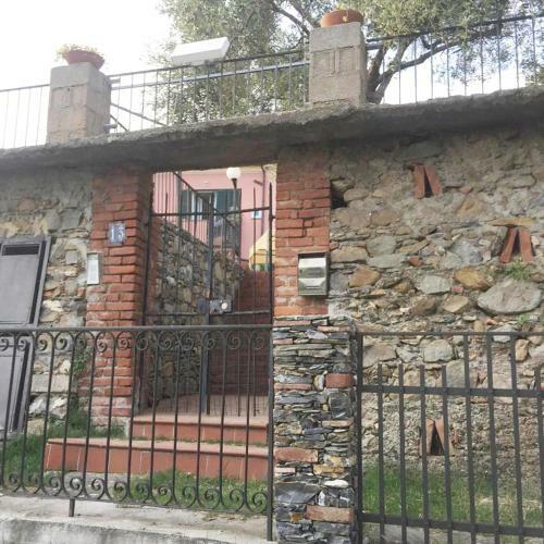 Casa Levante Con Grande Giardino Privato